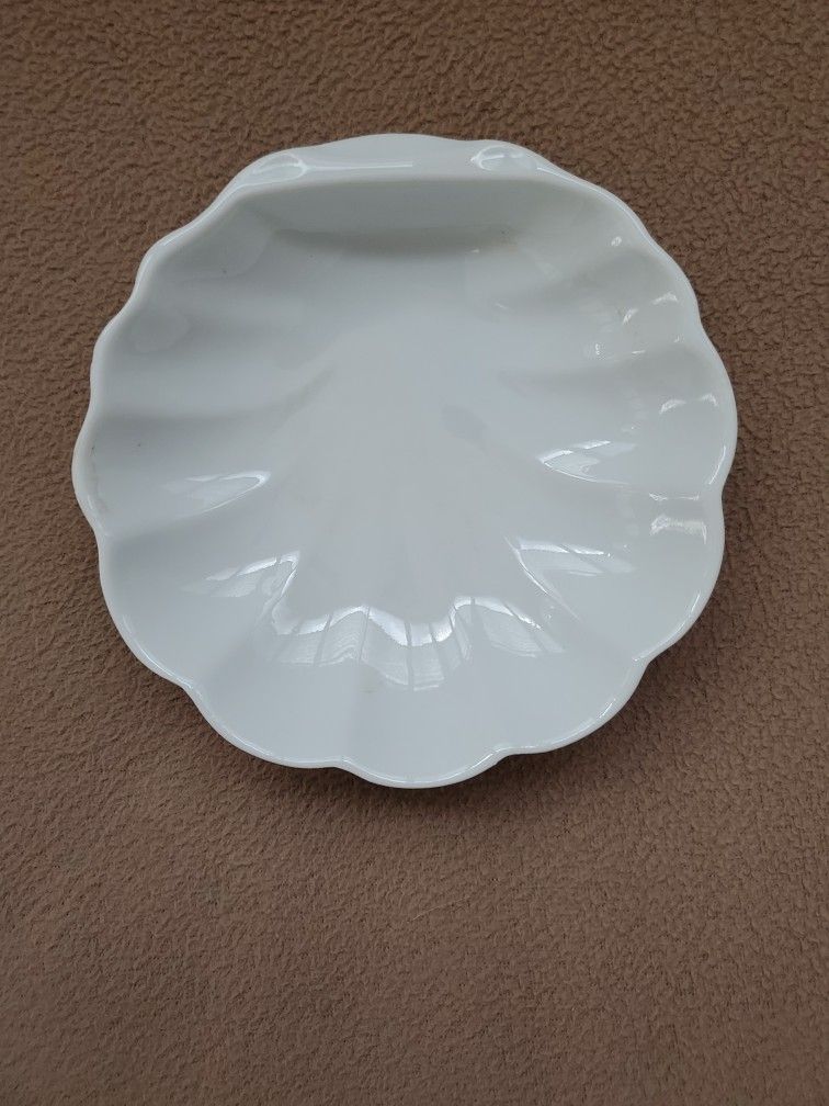 Vintage Porcelain Scalloped Trinket Dish