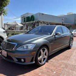 Mercedes Benz S65 AMG V12