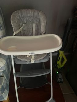 High chair and glider free
