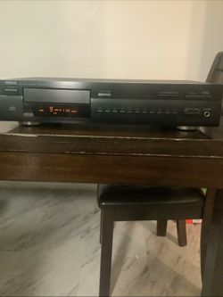 Yamaha Natural Sound Compact Disc Player Cds-490 Tested Working