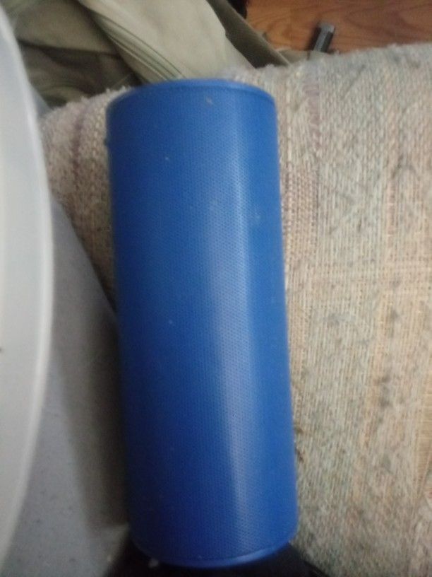 Insignia Bluetooth speaker