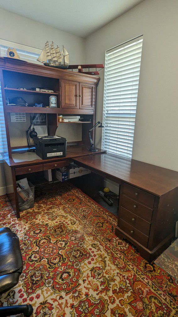 Stanley Furniture Office Desk 