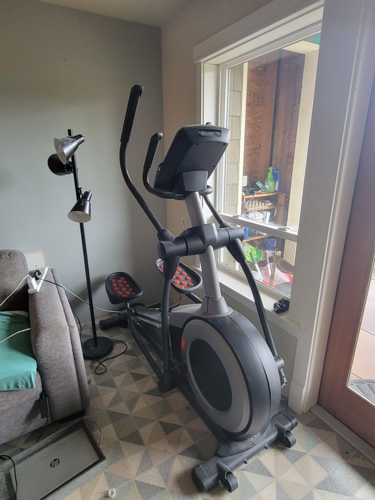 Elliptical Machine- Great Condition