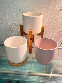 Set of 3 Modern Plant Pots – Ceramic & Wood