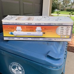 Koi pond ultraviolet light assembly