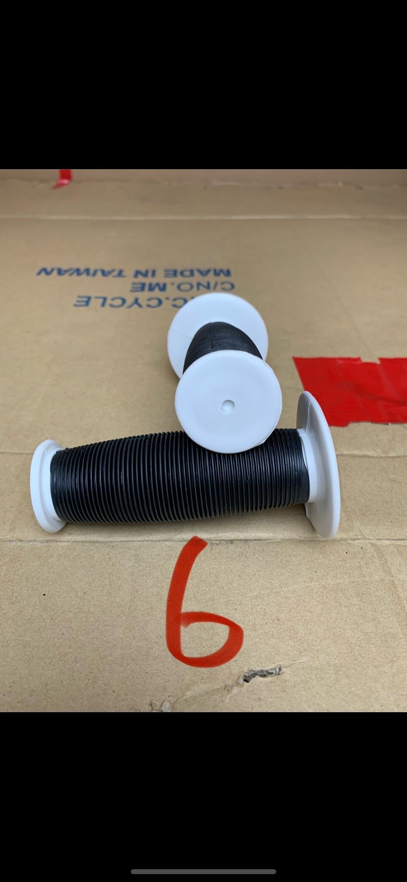 Two Tone White And Black Mushroom Flanged Bike Grips