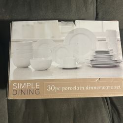 30pc Porcelain Dinner Set