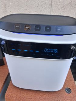 Creliver 1-7L/min home oxygen concentrator, designed to provide adjustable oxygen flow. 