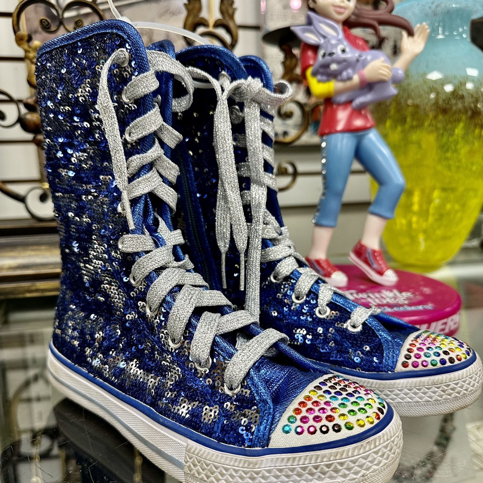 Converse retailers a sequins