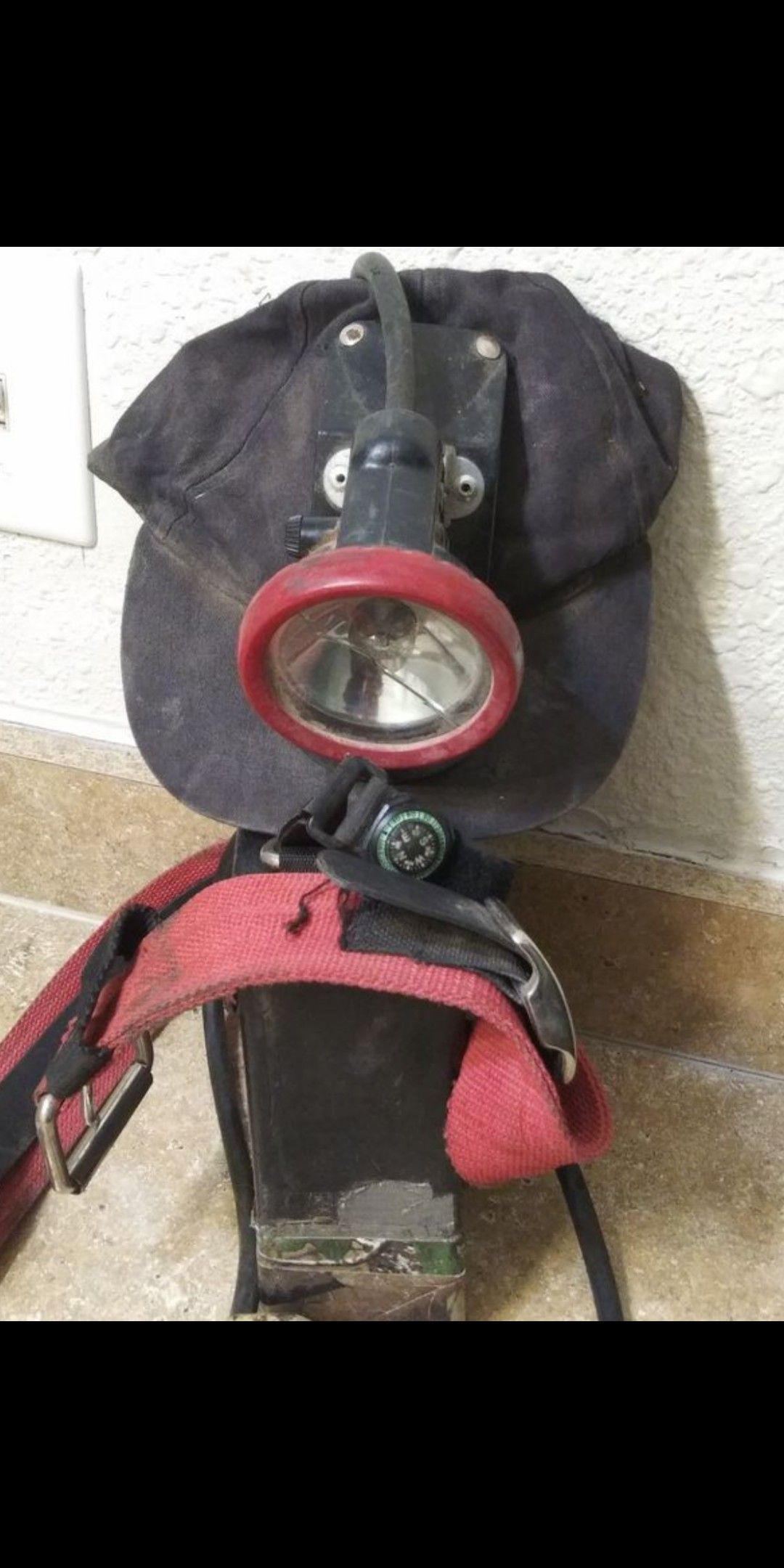(VINTAGE) 1940's Coal Miner's (LAMP HAT) with battery pack