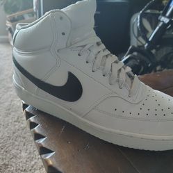 Nike Court Vision Mid