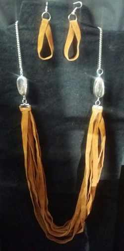 Suede fringe and silver necklace set
