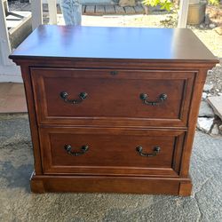 Filing cabinet 