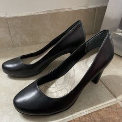 Black Heels (Women’s Size 6.5)
