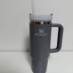 Stanley 30oz Quencher Tumbler Grey