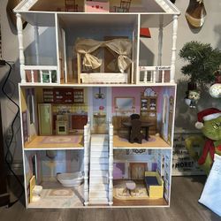 Doll House 