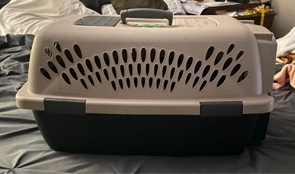 Pet carrier