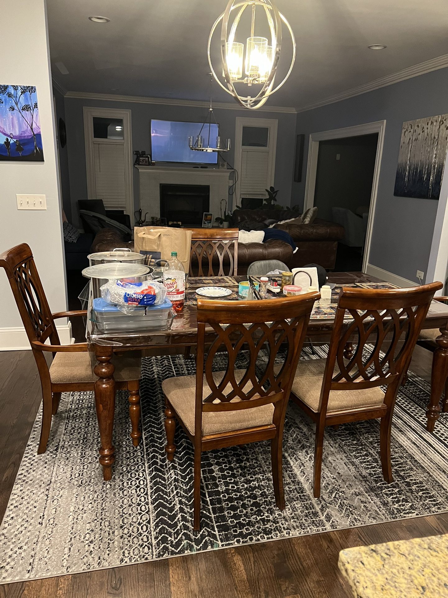 Macy’s Dining Table With Chairs 