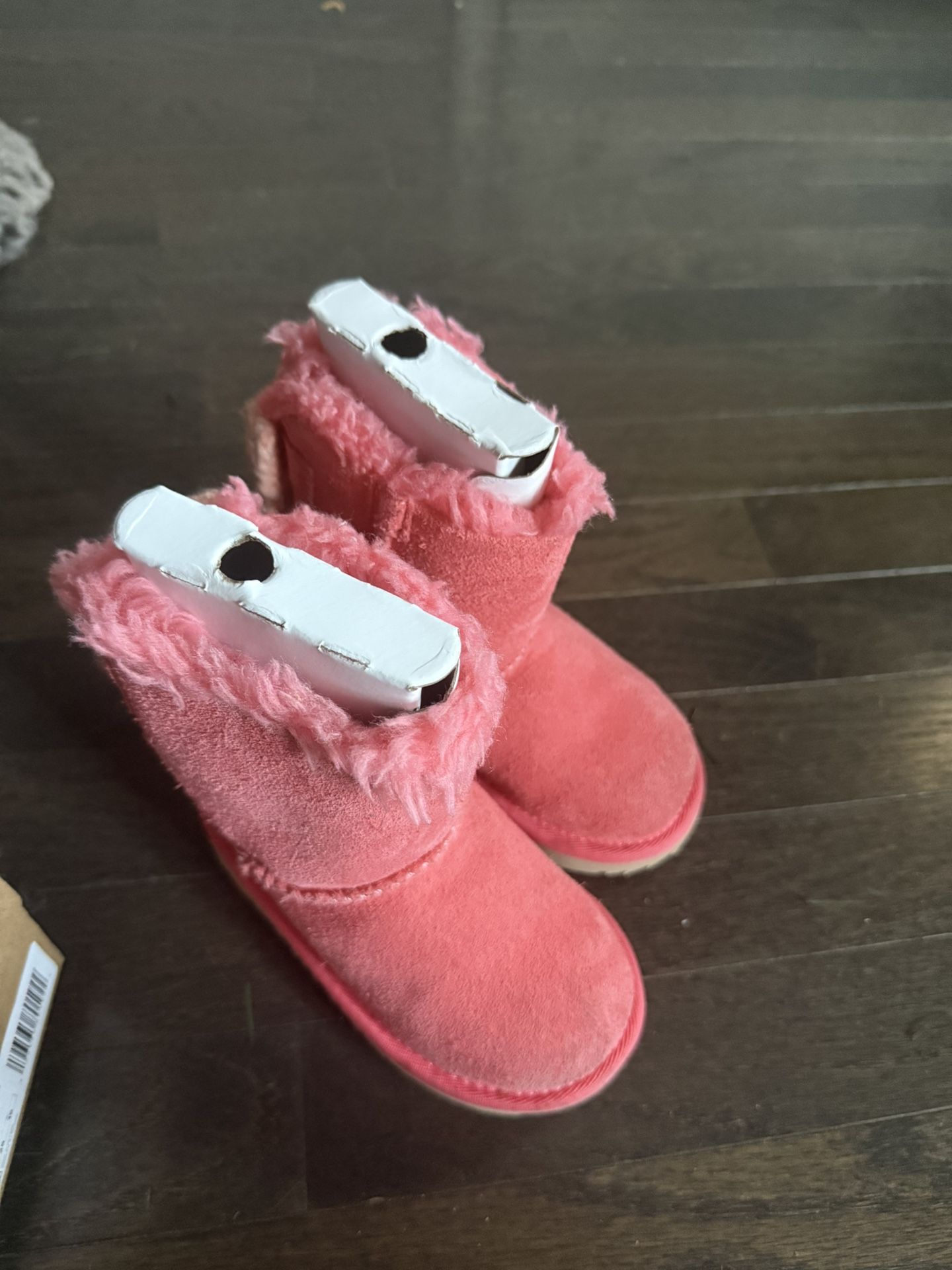 Uggs 8C