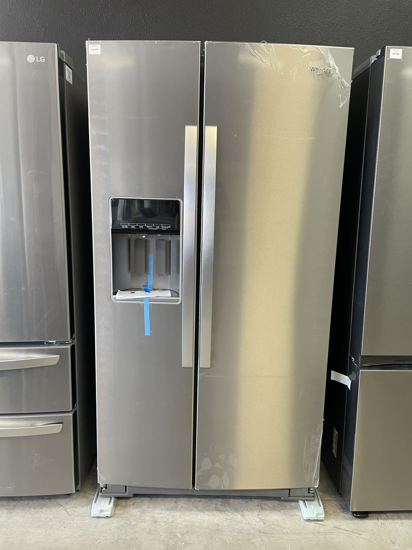 Whirlpool Side By Side Refrigerator In Stainless Steel