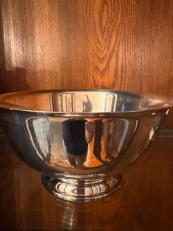 Silver set of two bowls