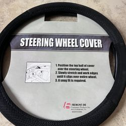 Brand New Oregon Ducks Steering Wheel Cover