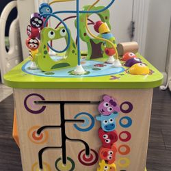 Hape Country Critters 5-Sided Wooden Play Cube 