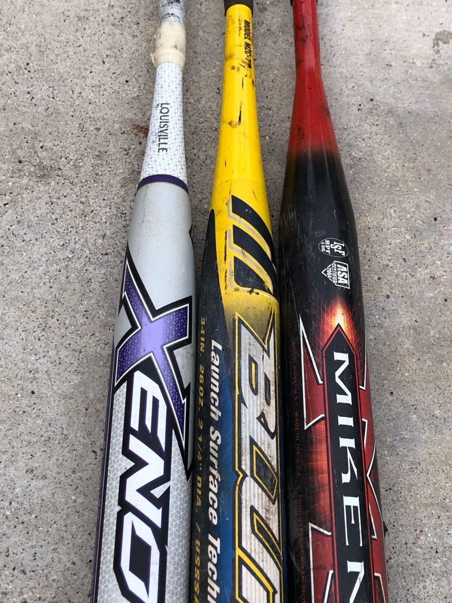 Softball Bats Solid Louisville Slugger Xeno Mizuno Blur Miken Solid Condition Gloves