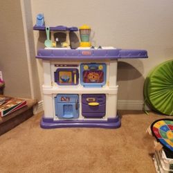 Fisher Price Play Kitchen - Excellent Condition