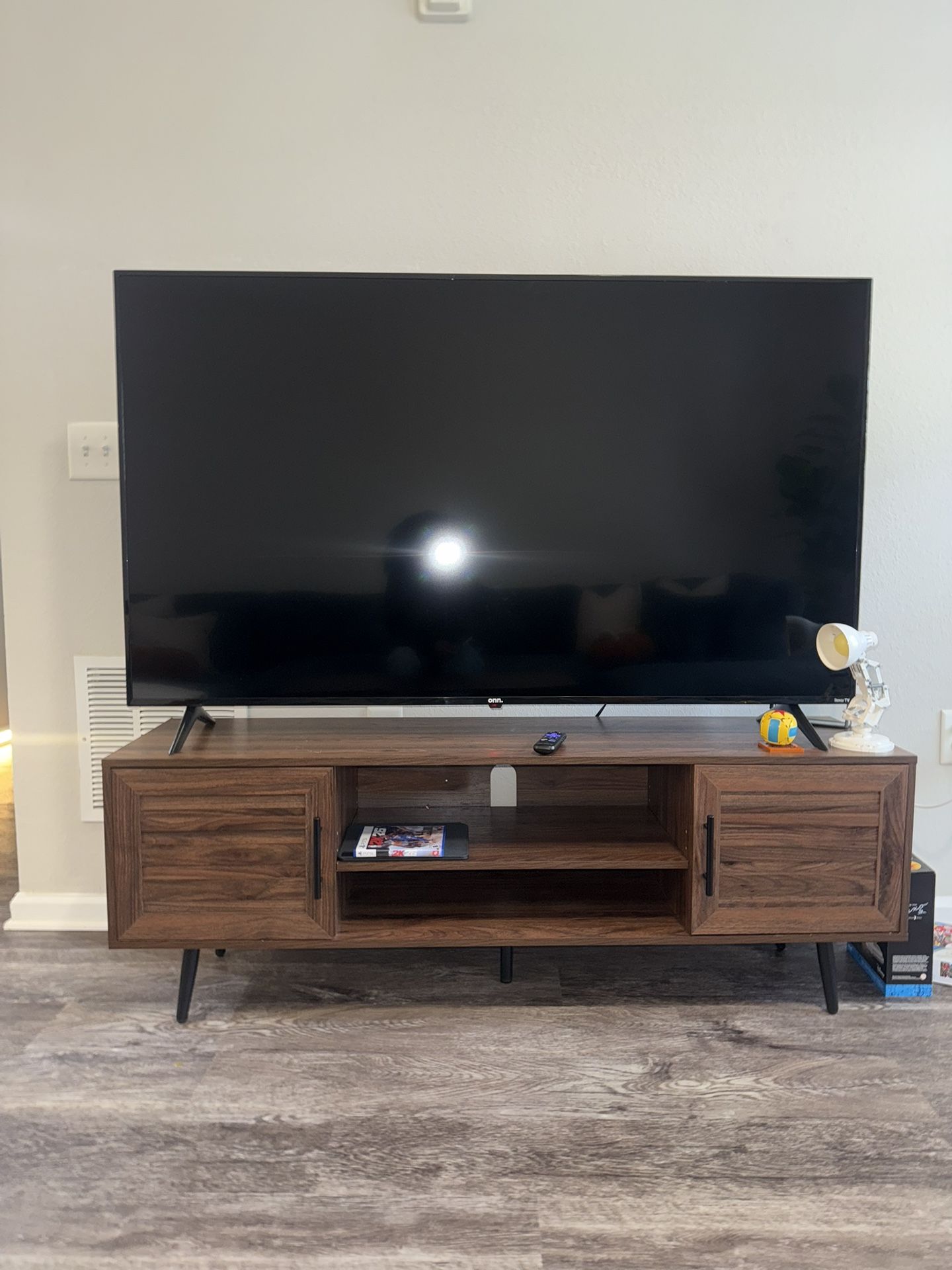 Tv stand/coffee Table