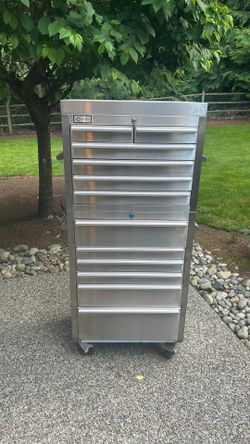 Trinity rolling tool chest