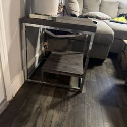 2 End Tables 