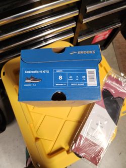 Brooks Cascadia 16 GTX Shoes - Size 8 Mens