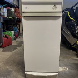 Trash Compactor GE 15” White