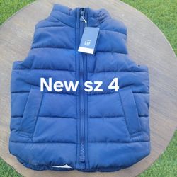 New Boys Size 4 GAP puffer Vest Navy Blue 