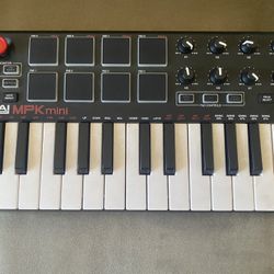 AKAI MPK mini
