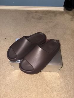 Yeezy Slides Chocolate Colorway Size 12