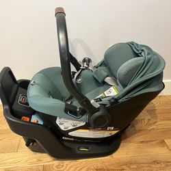 Uppababy Aria Car Seat - Like New