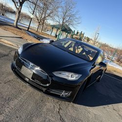 2015 Tesla Model S 85D
