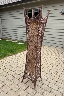 Wicker floor lamp