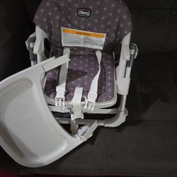 Chicco Pocket Snack Booster Seat – Like New