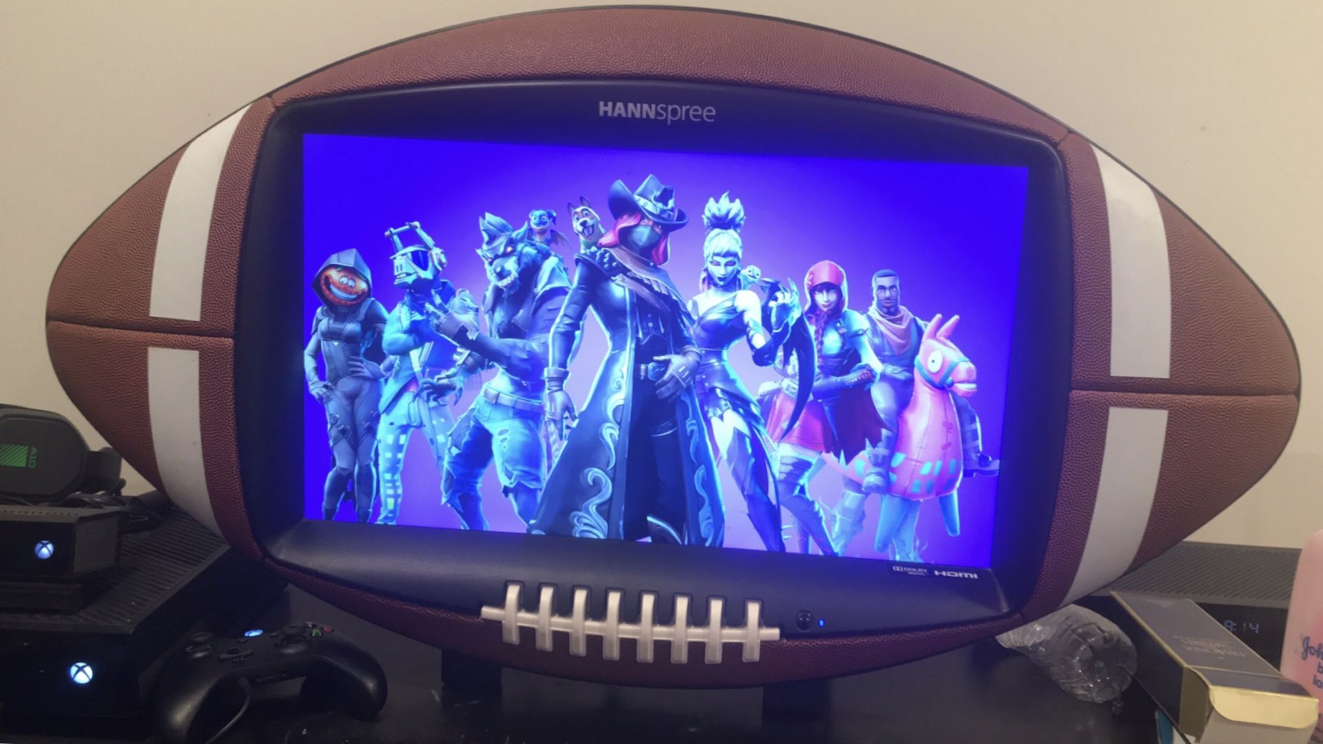 HannSpree football tv 32 inch