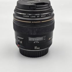 Canon EF 85mm f/1.8 USM Portrait Lens