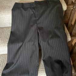 Women’s Pin Stripped Capri Pants