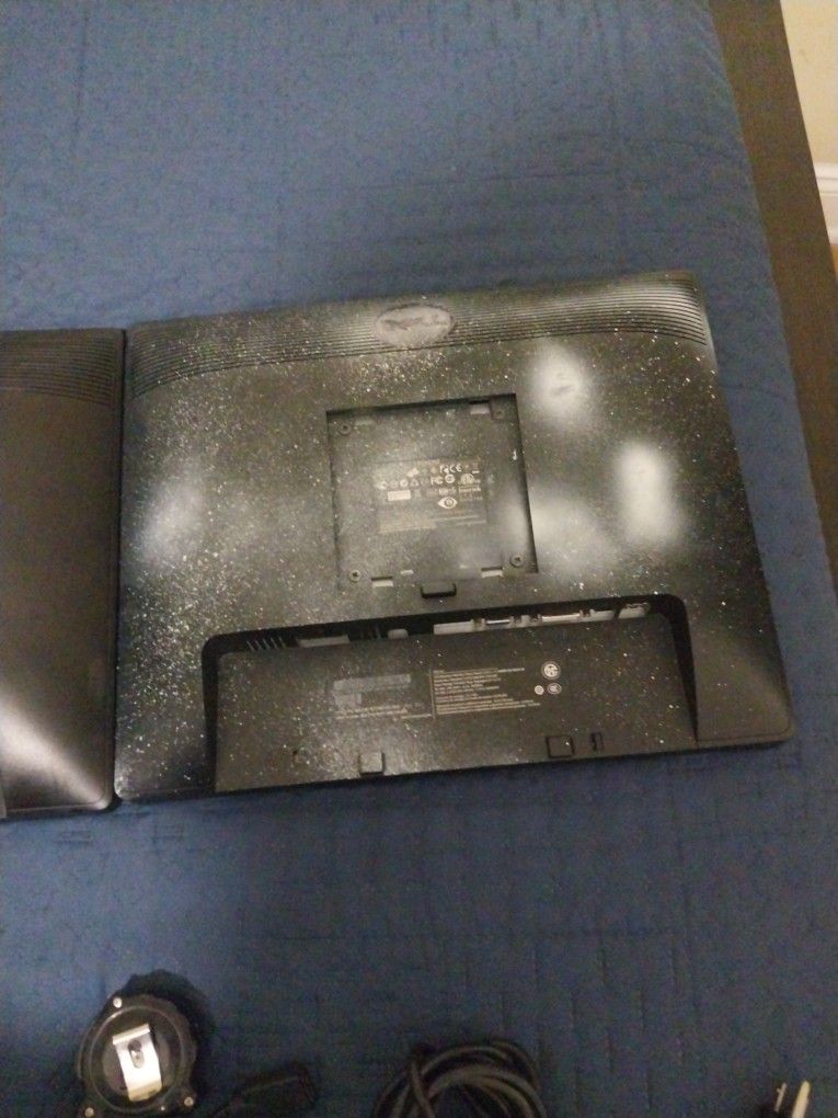 2 Desktop Montior Both From Dell 2 Stand 2,2power Cable. Also Added A Hdmi