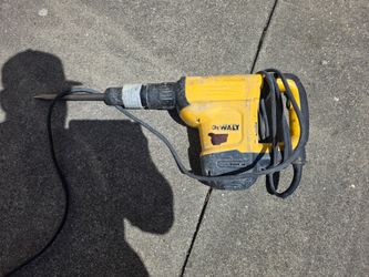 DEWALT HEAVY DUTY CHISEL WITH BIT $200