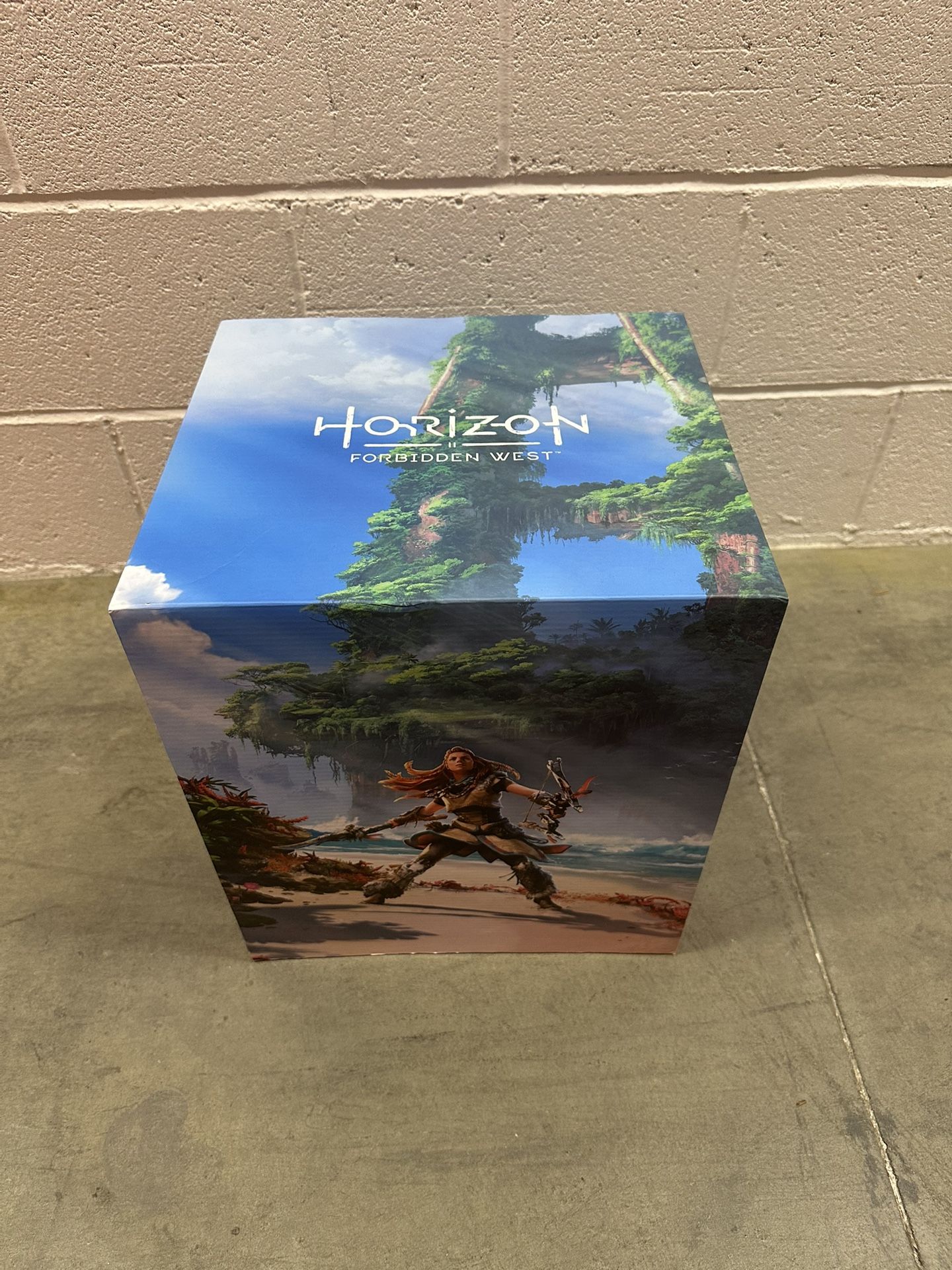 Horizon Forbidden West Collectors Edition Tremortusk and Mini Aloy - No Game