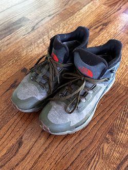 The North Face Mid Hiking Boots size 9 men’s