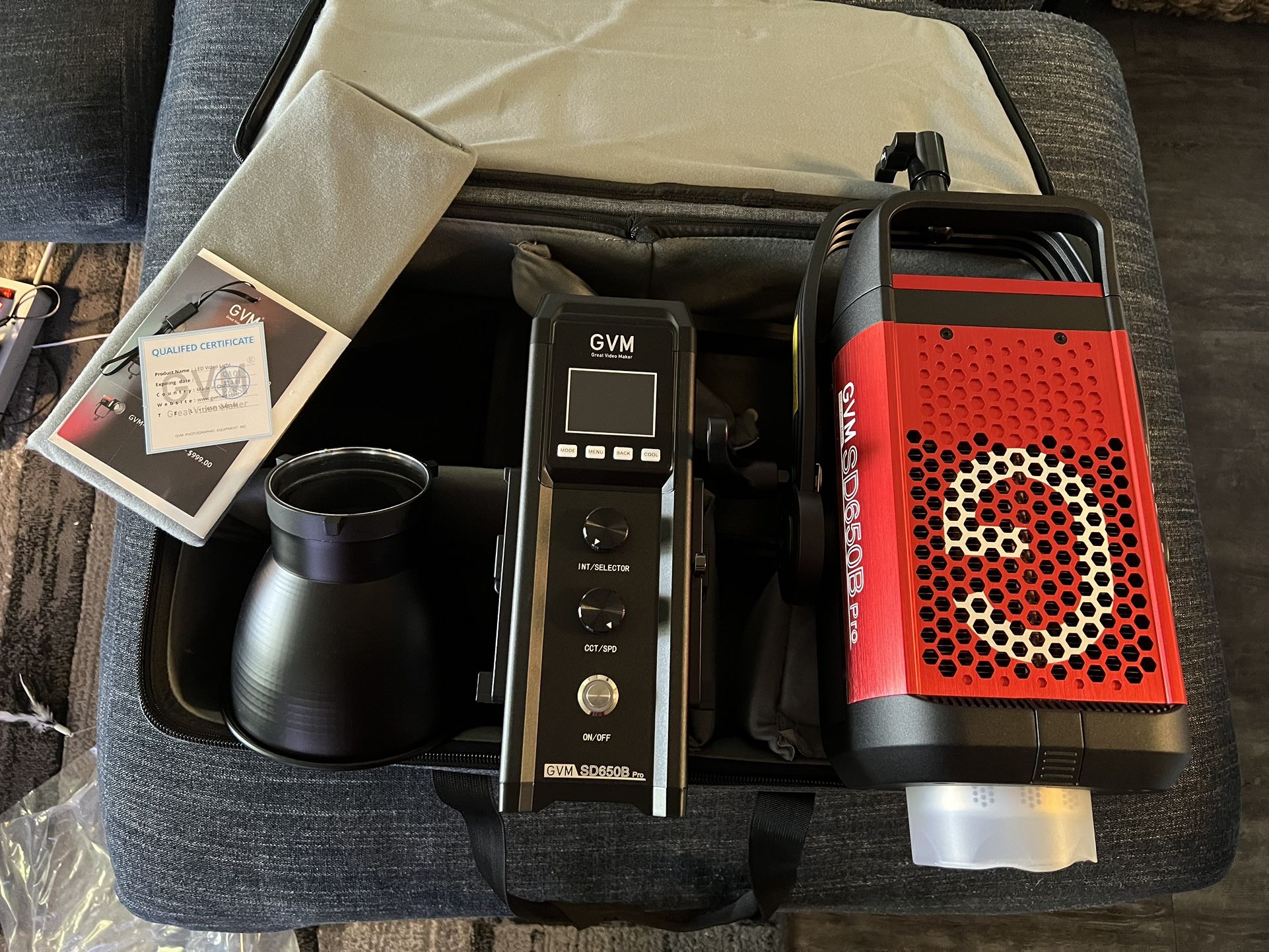 Brand New GVM PRO-SD650B 650W Bi-Color Monolight