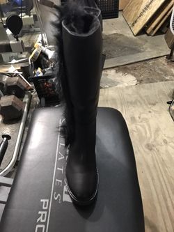 Fendi Boots ( real Fur )